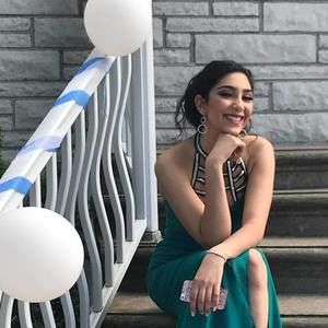 Meet your Posher, Sabrina